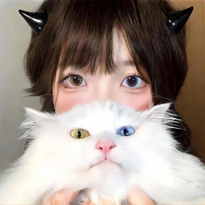 仰望天空的少女瞳中映照的世界